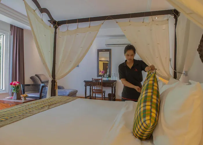 La Rose Suites